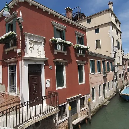 فندق مبيت وإفطار Casa Colleoni 4*