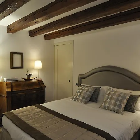 Casa Colleoni Bed & Breakfast 4*