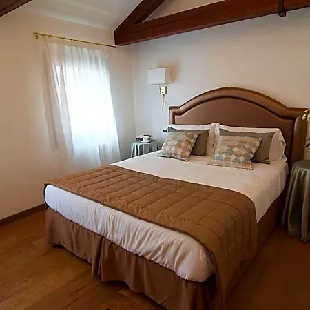 卡萨科莱奥尼住宿加早餐旅馆 4* 威尼斯