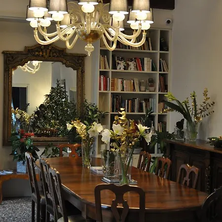 Alojamento de Acomodação e Pequeno-almoço Casa Colleoni 4*